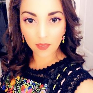 Meet your Posher, Monica